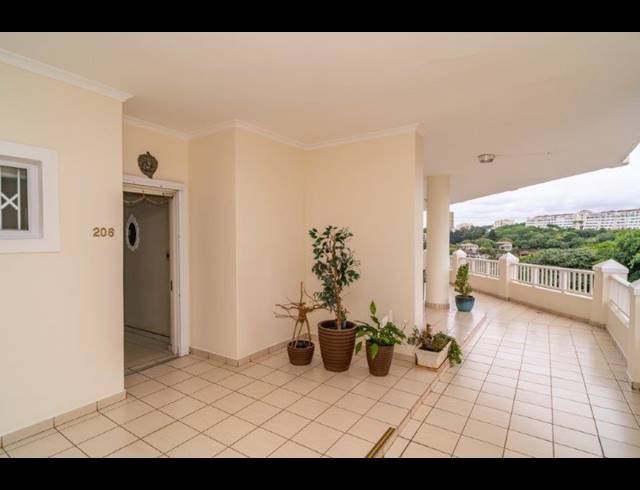 3 BEDROOM APARTMENT FOR SALE IN LA LUCIA